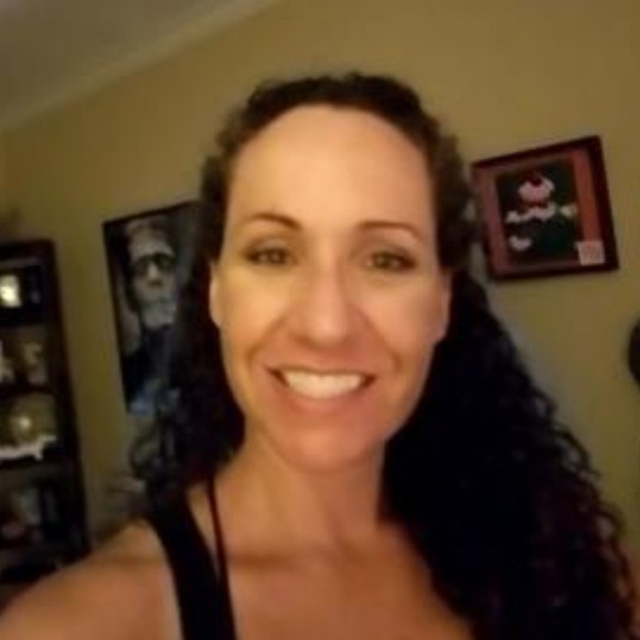 Meet your Posher, Anna - Picture 1 of 1